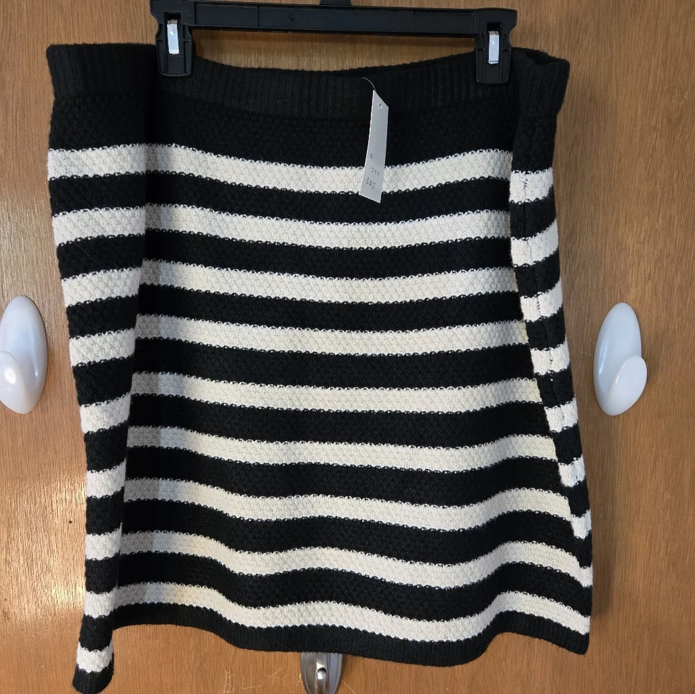 NWT, A New Day, Black and White Striped Skirt XXL. - Picture 1 of 6